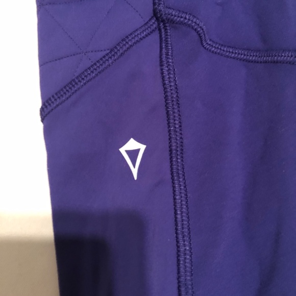 Ivivva. BY lulu lemon size 14 North Star purple pants. Pockets, hidden pocket. - Picture 9 of 12